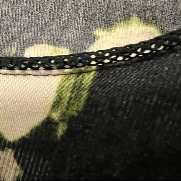 😊 3/$30 Vera Wang Simply Vera line Long sleeve top Front knot/flowy fabric Sz M - Picture 12 of 13